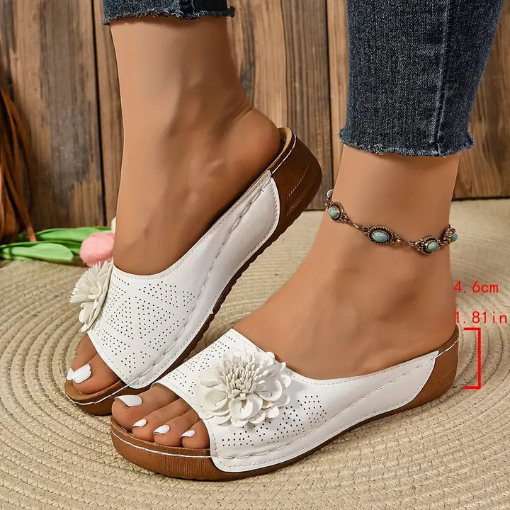 VIARA | Orthopedische Sandalen met Bloemmotief