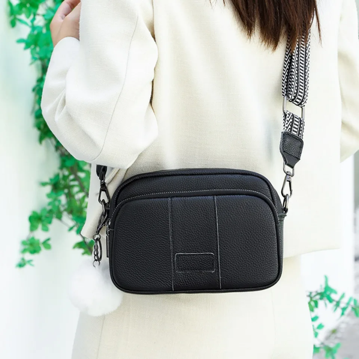 Chique Pompon Crossbody