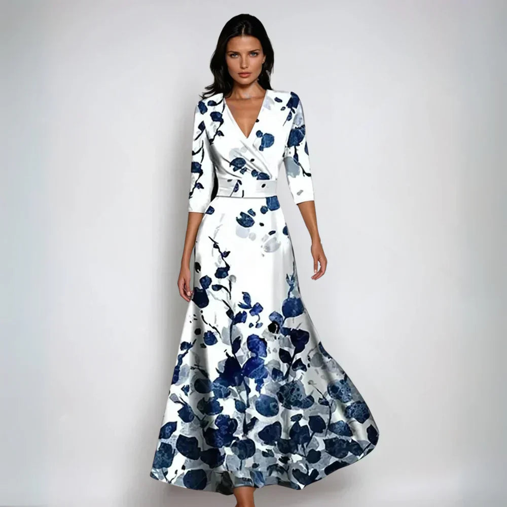 VEERLE | Elegante Wikkeljurk met Floreale Pracht en Flatterend Silhouet