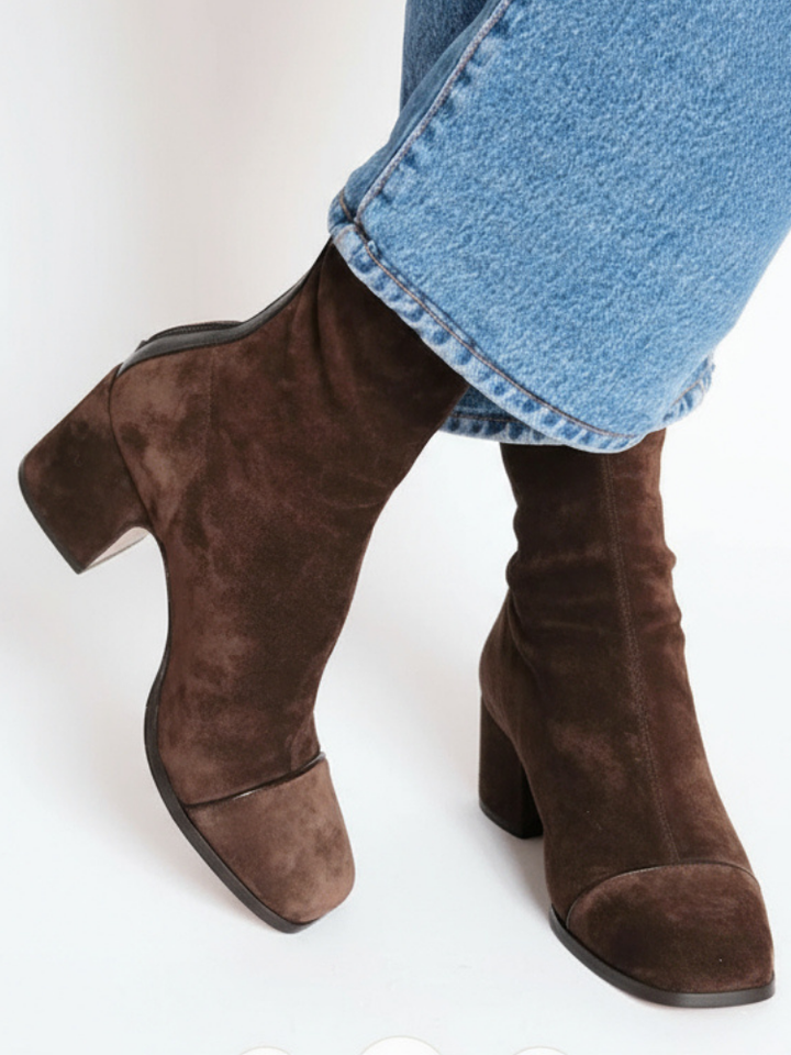 VIRA | Elegante Hakken met Stabiele Blokhak voor Dagelijks Comfort en Tijdloze Stijl