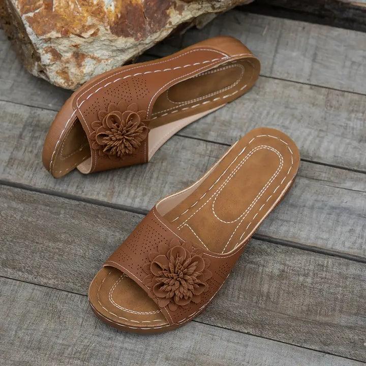VIARA | Orthopedische Sandalen met Bloemmotief