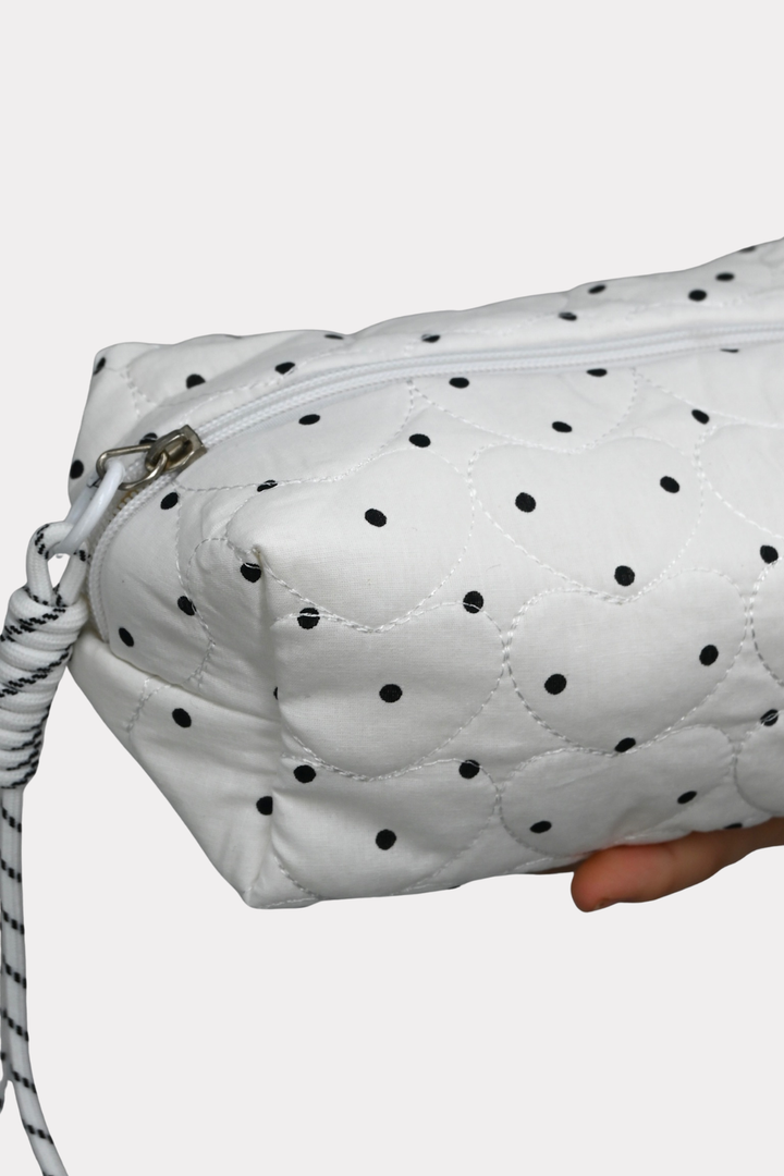 Hearted polkadot beauty bag - wit