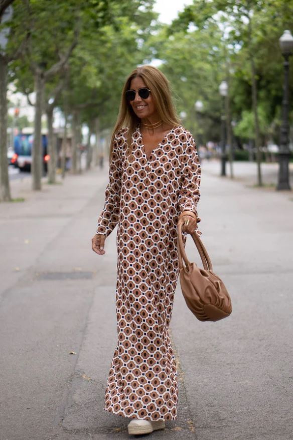 TINA | Lange Jurk met Geometrische Print en Elegante Snit voor Elke Gelegenheid