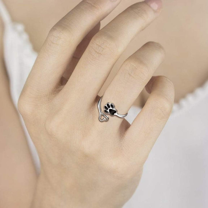 Ambachtelijke ring met poot en hart