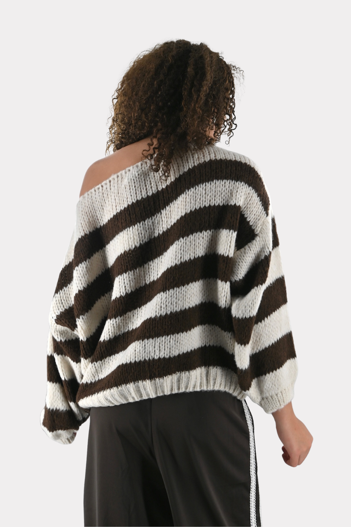 Kato off shoulder knit - bruin/wit