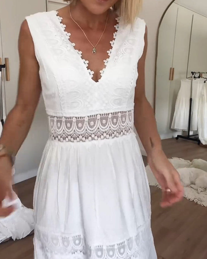 LISA | Mouwloze Midi Jurk met V-hals en Delicate Kantdetails