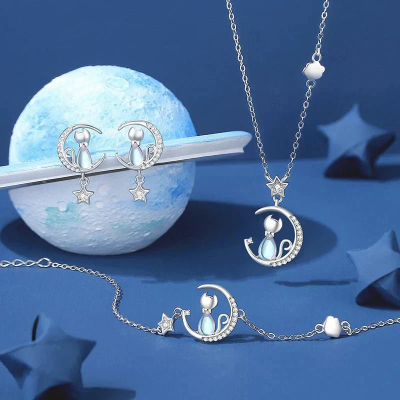 Oorbellen kat met maan en ster in sterling zilver 925 met zirconia