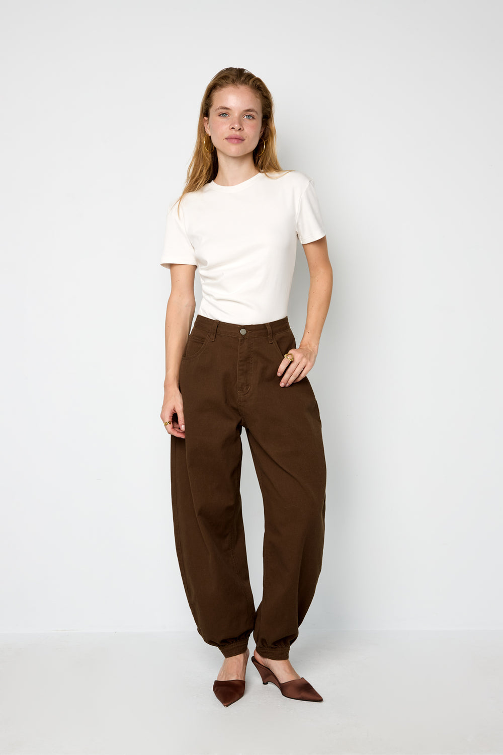 Ballonjeans met knoopsluiting aan de onderkant