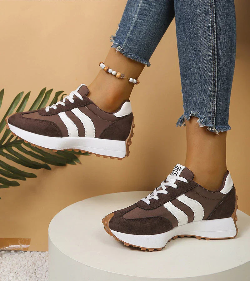 LIONA™ | Ergonomische Sneakers met Verhoogd Comfort en Tijdloze Stijl