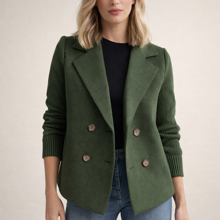 FARA | Dubbelrijig Vest met Gebreide Mouwen voor Stijl en Comfort