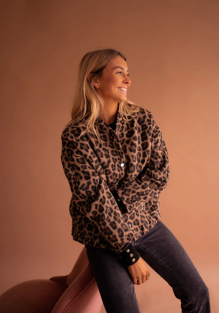 VOLEUR | Leoprint en veelzijdige jas