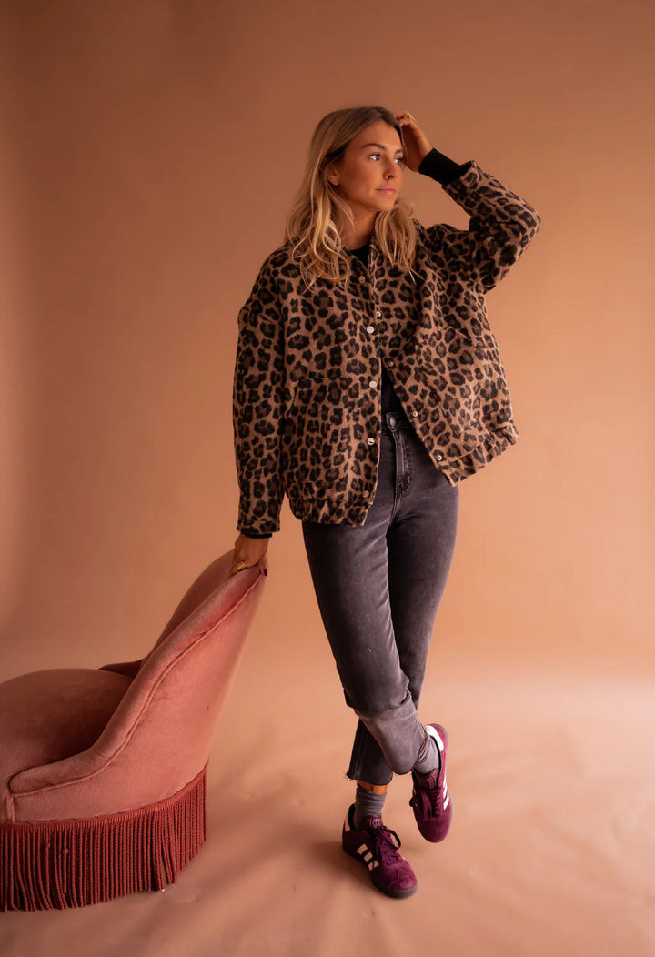 VOLEUR | Leoprint en veelzijdige jas