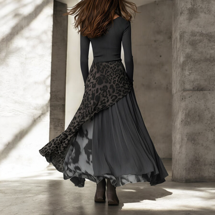 KINA™ | Lange Jurk met Elegante Luipaardprint en Flatterende Vloeiing