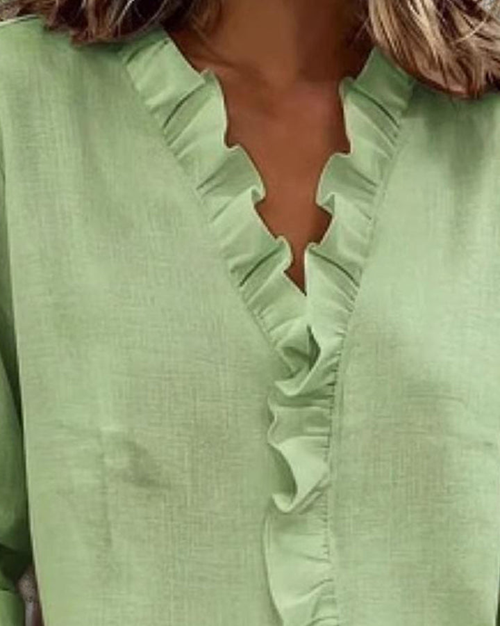 VERA™ | Verfijnde V-hals Blouse met delicate details
