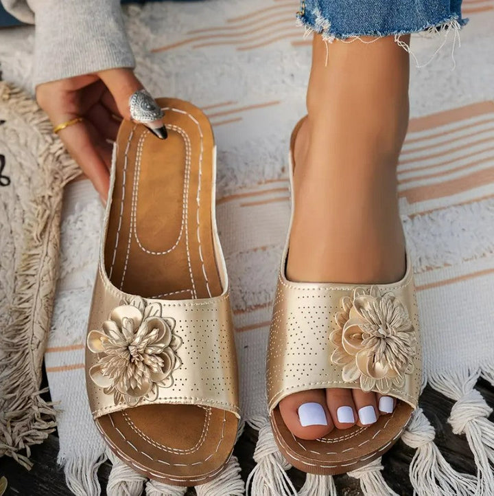 VIARA | Orthopedische Sandalen met Bloemmotief