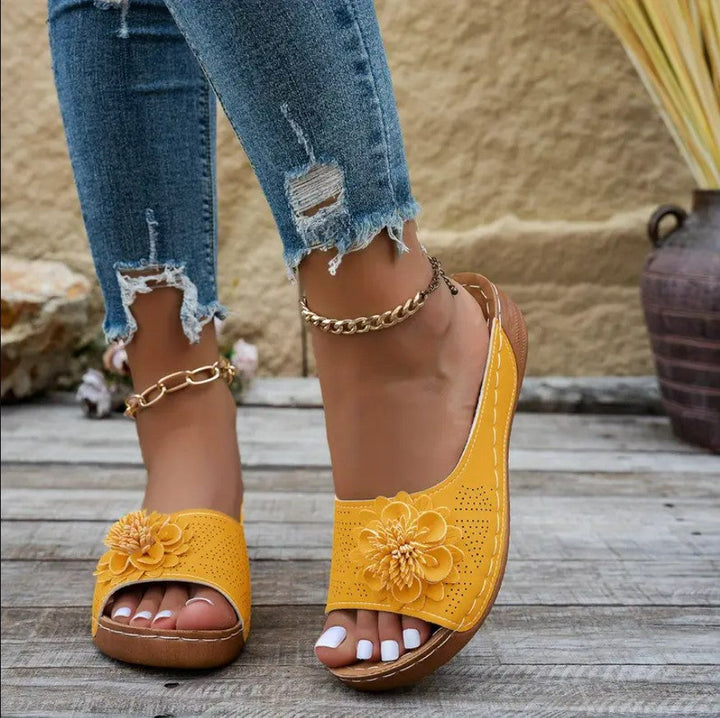VIARA | Orthopedische Sandalen met Bloemmotief