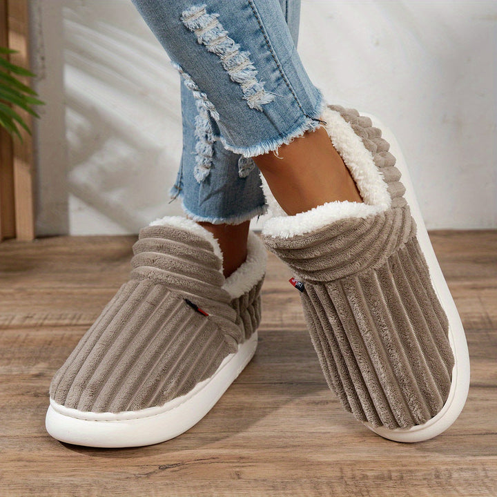 KIONA | Warme Huisschoenen voor Direct Comfort en Ontspannen Gezelligheid