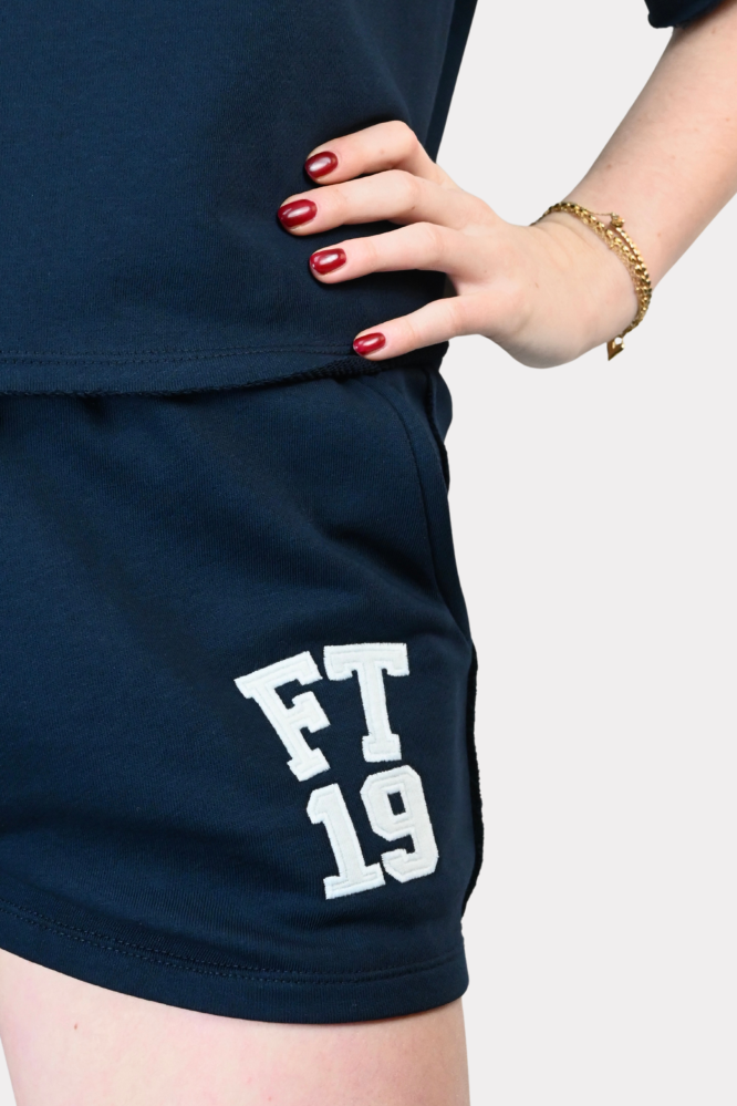 College short - navy