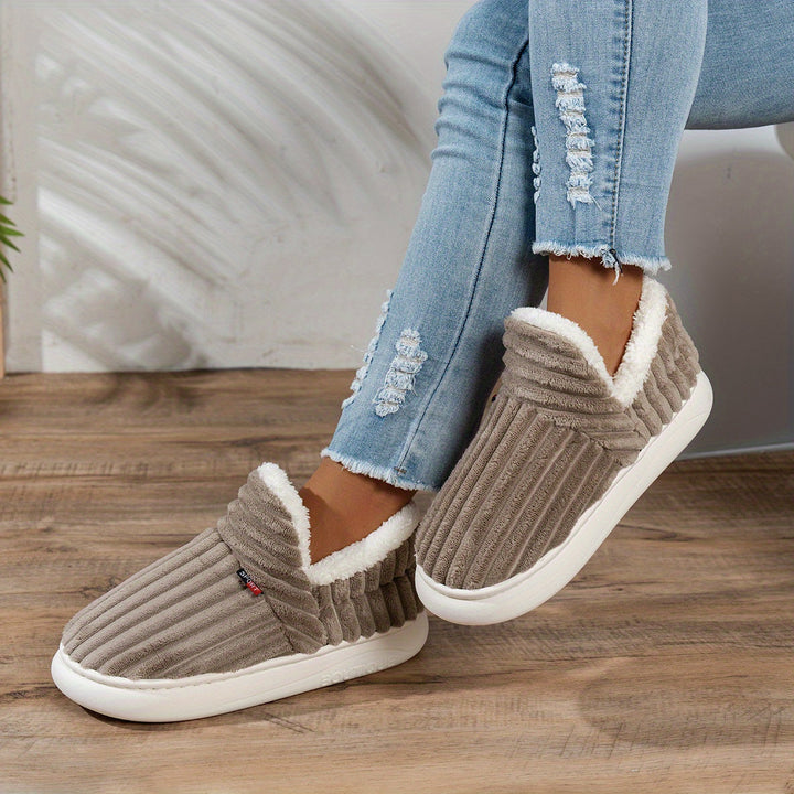 KIONA | Warme Huisschoenen voor Direct Comfort en Ontspannen Gezelligheid